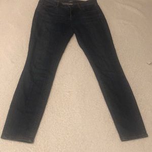 Woman’s Ann Taylor loft size 4 modern skinny blue jeans.